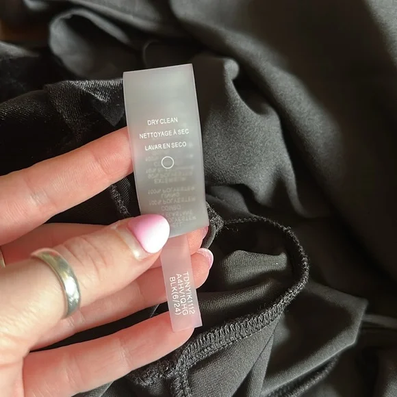 NWT Velvet Midi Dress with Chiffon Flutter SleevesTiered Hem A4HV1QHL size 12 - Picture 3 of 8